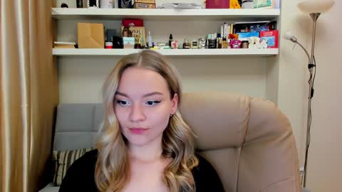 Snapshot of kara_smith_ chatting on December 12, 2024, 12:59 am Kara. Off from 15th till 24th of December online show from December 12, 2024, 12:59 am