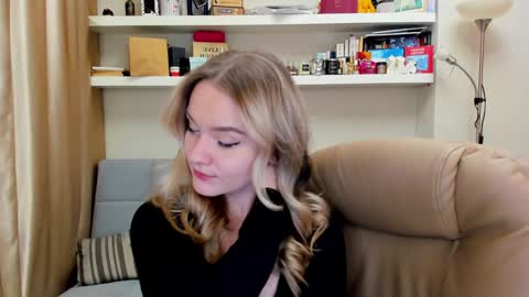 Snapshot of kara_smith_ chatting on December 28, 2024, 10:23 pm Kara. Off from 15th till 24th of December online show from December 28, 2024, 10:23 pm