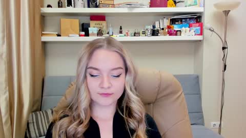 Snapshot of kara_smith_ chatting on January 11, 2025, 10:51 pm Kara. Off from 15th till 24th of December online show from January 11, 2025, 10:51 pm