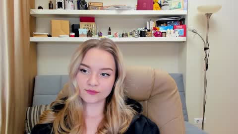 Snapshot of kara_smith_ chatting on January 15, 2025, 11:19 pm Kara. Off from 15th till 24th of December online show from January 15, 2025, 11:19 pm