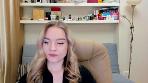 Snapshot of kara_smith_ chatting on January 17, 2025, 10:34 pm Kara. Off from 15th till 24th of December online show from January 17, 2025, 10:34 pm