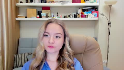 Snapshot of kara_smith_ chatting on January 19, 2025, 12:49 am Kara. Off from 15th till 24th of December online show from January 19, 2025, 12:49 am