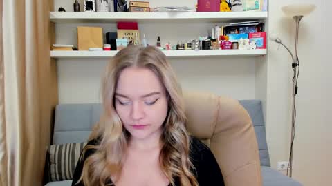 Snapshot of kara_smith_ chatting on January 22, 2025, 10:26 pm Kara. Off from 15th till 24th of December online show from January 22, 2025, 10:26 pm