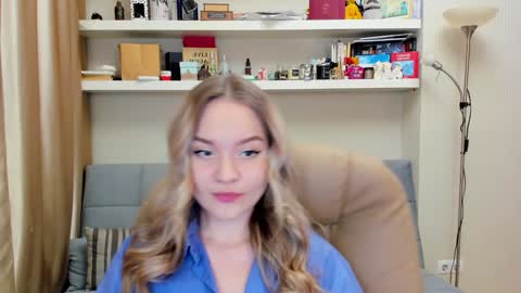Snapshot of kara_smith_ chatting on January 29, 2025, 12:12 am Kara. Off from 15th till 24th of December online show from January 29, 2025, 12:12 am