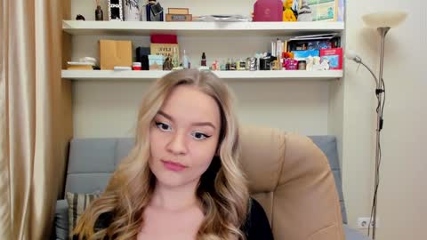 Snapshot of kara_smith_ chatting on January 29, 2025, 11:35 pm Kara. Off from 15th till 24th of December online show from January 29, 2025, 11:35 pm