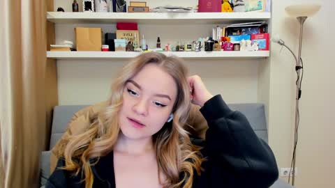 Snapshot of kara_smith_ chatting on February 7, 2025, 11:45 pm Kara. Off from 15th till 24th of December online show from February 7, 2025, 11:45 pm
