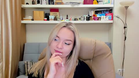 Snapshot of kara_smith_ chatting on February 9, 2025, 10:11 pm Kara. Off from 15th till 24th of December online show from February 9, 2025, 10:11 pm