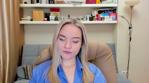 Snapshot of kara_smith_ chatting on February 16, 2025, 1:36 am Kara. Off from 15th till 24th of December online show from February 16, 2025, 1:36 am