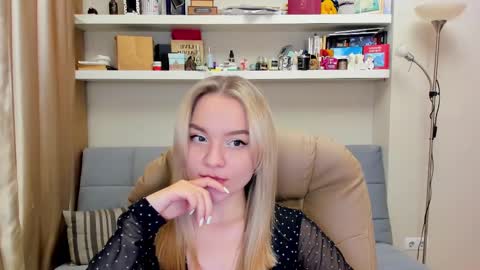 Snapshot of kara_smith_ chatting on February 19, 2025, 10:31 pm Kara. Off from 15th till 24th of December online show from February 19, 2025, 10:31 pm