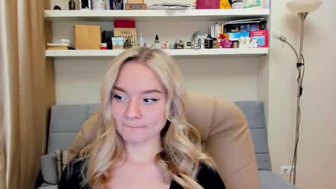 Snapshot of kara_smith_ chatting on February 22, 2025, 11:03 pm Kara. Off from 15th till 24th of December online show from February 22, 2025, 11:03 pm