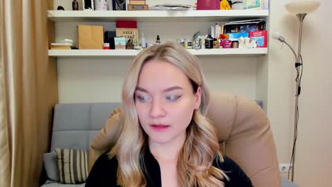 Snapshot of kara_smith_ chatting on February 24, 2025, 12:52 am Kara. Off from 15th till 24th of December online show from February 24, 2025, 12:52 am