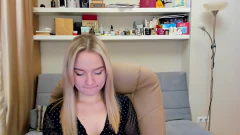 Snapshot of kara_smith_ chatting on March 1, 2025, 12:07 am Kara. Off from 15th till 24th of December online show from March 1, 2025, 12:07 am