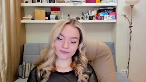 Snapshot of kara_smith_ chatting on March 2, 2025, 10:16 pm Kara. Off from 15th till 24th of December online show from March 2, 2025, 10:16 pm