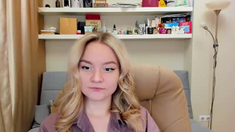Snapshot of kara_smith_ chatting on March 5, 2025, 12:16 am Kara. Off from 15th till 24th of December online show from March 5, 2025, 12:16 am