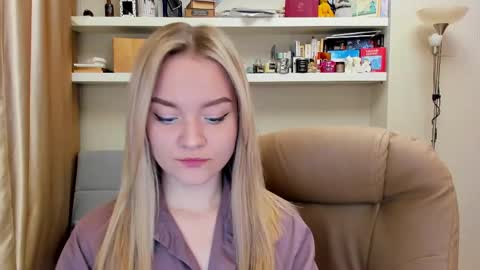 Snapshot of kara_smith_ chatting on March 12, 2025, 12:10 am Kara. Off from 15th till 24th of December online show from March 12, 2025, 12:10 am