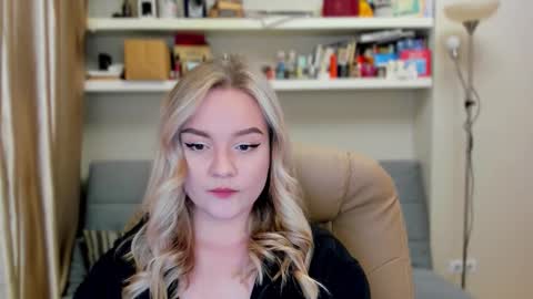 Snapshot of kara_smith_ chatting on October 2, 2025, 10:39 pm Kara. Off from 15th till 24th of December online show from October 2, 2025, 10:39 pm