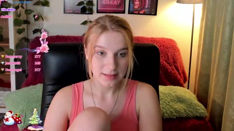 Snapshot of karambamoon chatting on December 14, 2024, 3:29 am Lera online show from December 14, 2024, 3:29 am