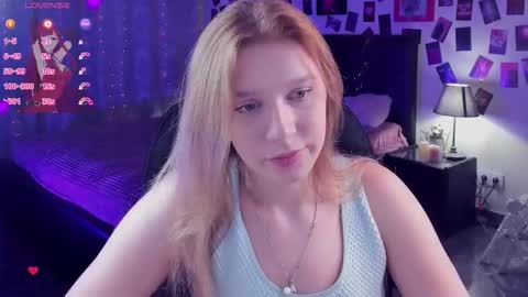 Snapshot of karambamoon chatting on October 12, 2025, 9:03 pm Lera online show from October 12, 2025, 9:03 pm