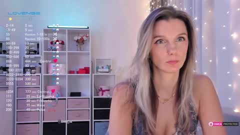 Julia online show from February 6, 2025, 9:06 pm