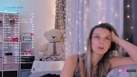 Julia online show from February 7, 2025, 12:09 am