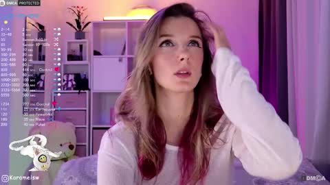 Julia online show from September 24, 2025, 9:40 pm