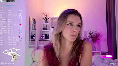 Julia online show from September 26, 2025, 10:36 pm