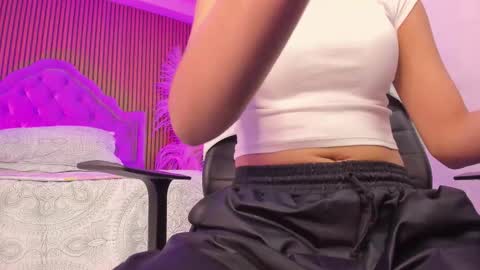 Snapshot of karelymitchel chatting on February 8, 2026, 1:25 pm Karely online show from February 8, 2026, 1:25 pm