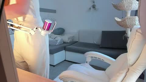 karen0092 online show from April 9, 2026, 10:42 am