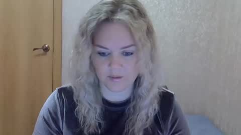 karennelsonx online show from October 18, 2025, 3:57 pm