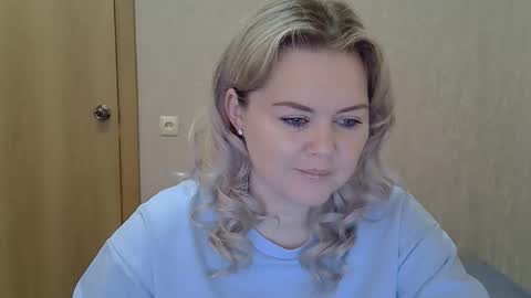 karennelsonx online show from March 20, 2026, 8:52 am