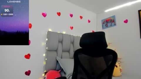 Snapshot of karin_grey69 chatting on April 3, 2026, 2:09 am Karin online show from April 3, 2026, 2:09 am
