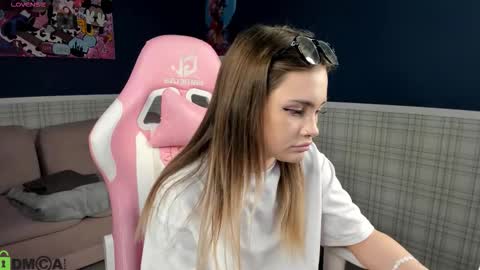 karina_broks online show from October 9, 2025, 9:07 am