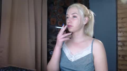 karina online show from December 15, 2025, 3:11 am