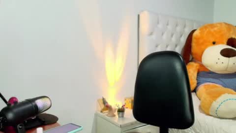 Snapshot of karina_pretty chatting on May 31, 2026, 12:12 pm karina online show from May 31, 2026, 12:12 pm