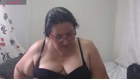 Karina online show from October 5, 2025, 8:29 pm