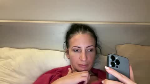 Snapshot of karinablair chatting on December 17, 2024, 10:00 pm Karina online show from December 17, 2024, 10:00 pm