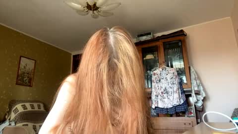 Karina online show from April 4, 2026, 8:01 am