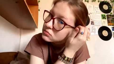 Karina online show from April 18, 2026, 8:29 am