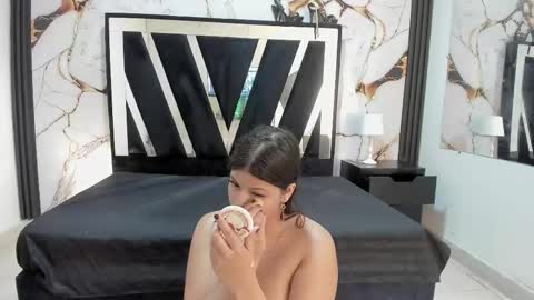 KarinaSimonz online show from October 1, 2025, 7:42 pm