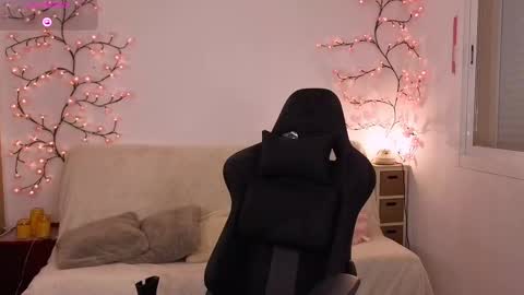 Snapshot of karinchik_ chatting on February 21, 2026, 8:54 pm Karina online show from February 21, 2026, 8:54 pm