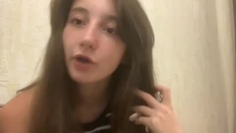 Snapshot of karisacefalu chatting on September 12, 2025, 12:05 pm Emilia online show from September 12, 2025, 12:05 pm