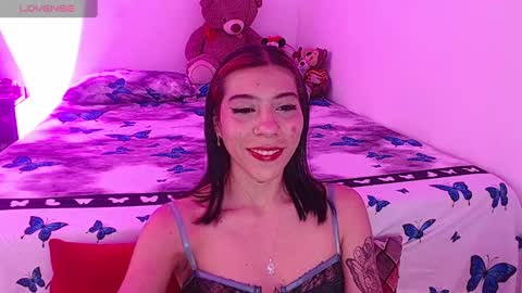 Snapshot of karla0524 chatting on September 19, 2025, 1:40 am KARLA online show from September 19, 2025, 1:40 am