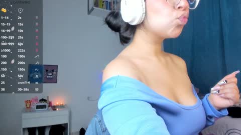 Snapshot of karla__1 chatting on January 17, 2025, 2:50 am Ill be on at sunday see u Lynn Could u help me to reach 100 Thmbs upp plssss Independent girl 3 online show from January 17, 2025, 2:50 am