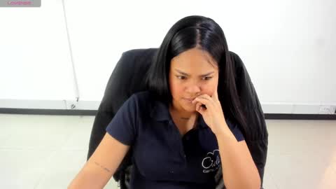 karla_cg online show from October 29, 2025, 3:47 pm