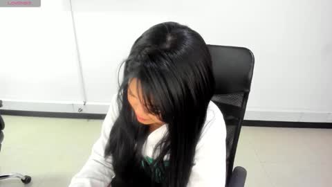 karla_cg online show from October 31, 2025, 5:58 pm