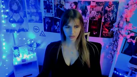 Karla online show from November 19, 2025, 1:55 pm