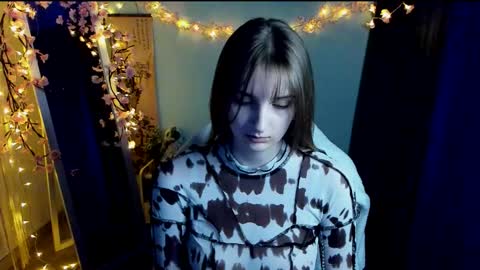 Snapshot of karla_flower chatting on February 28, 2026, 1:23 pm Karla online show from February 28, 2026, 1:23 pm