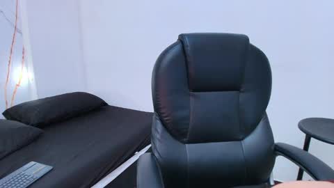 karla_hilton1 online show from November 12, 2025, 2:06 pm