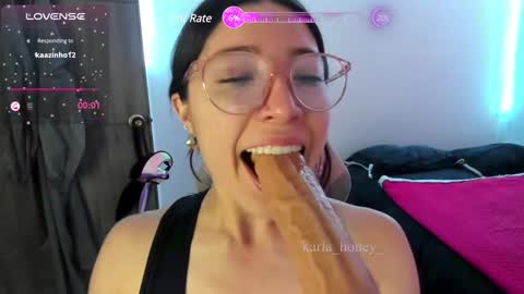 Snapshot of karla_honey_ chatting on December 24, 2024, 12:22 am Karla online show from December 24, 2024, 12:22 am