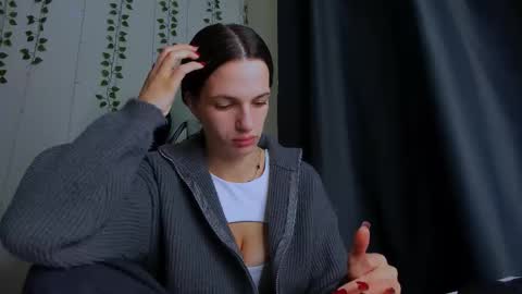 karla_lim online show from November 21, 2025, 9:13 pm